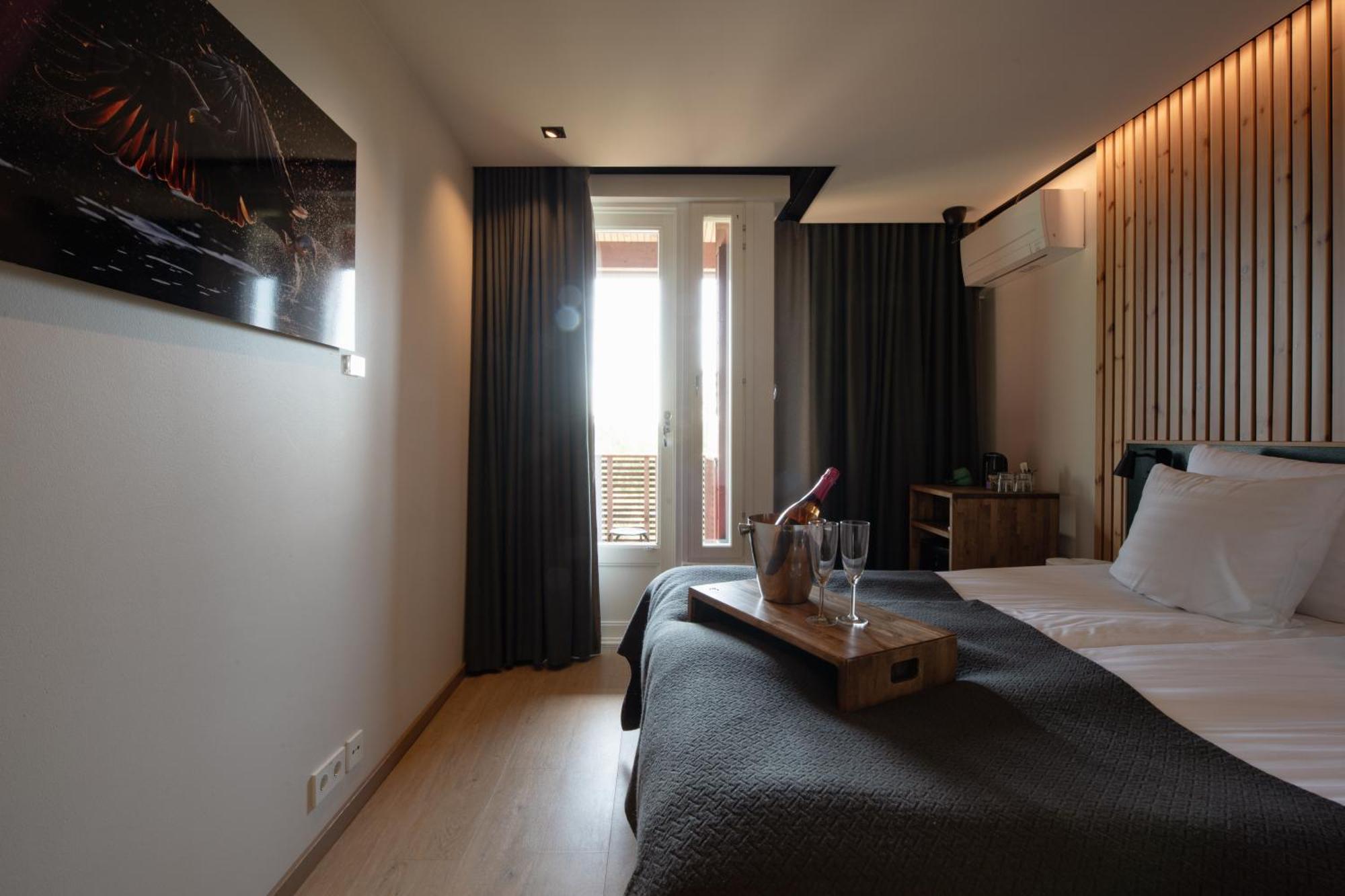 Haltia Lake Lodge Nature Boutique Hotel & Glamping Espoo Exterior photo